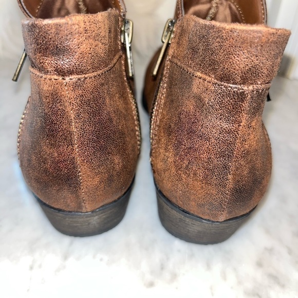 NEW! American Rag Abby Ankle Booties Brown Side Zippers - Picture 8 of 11